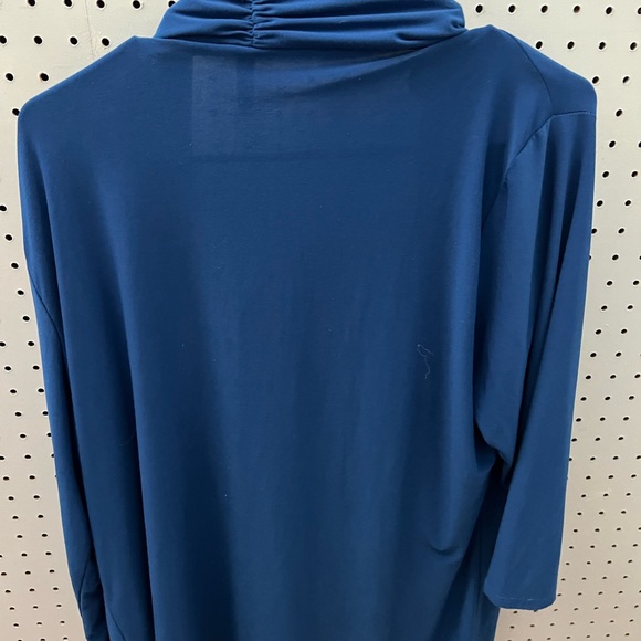 Ashlynn blue cardigan size large
R1 - Picture 3 of 3